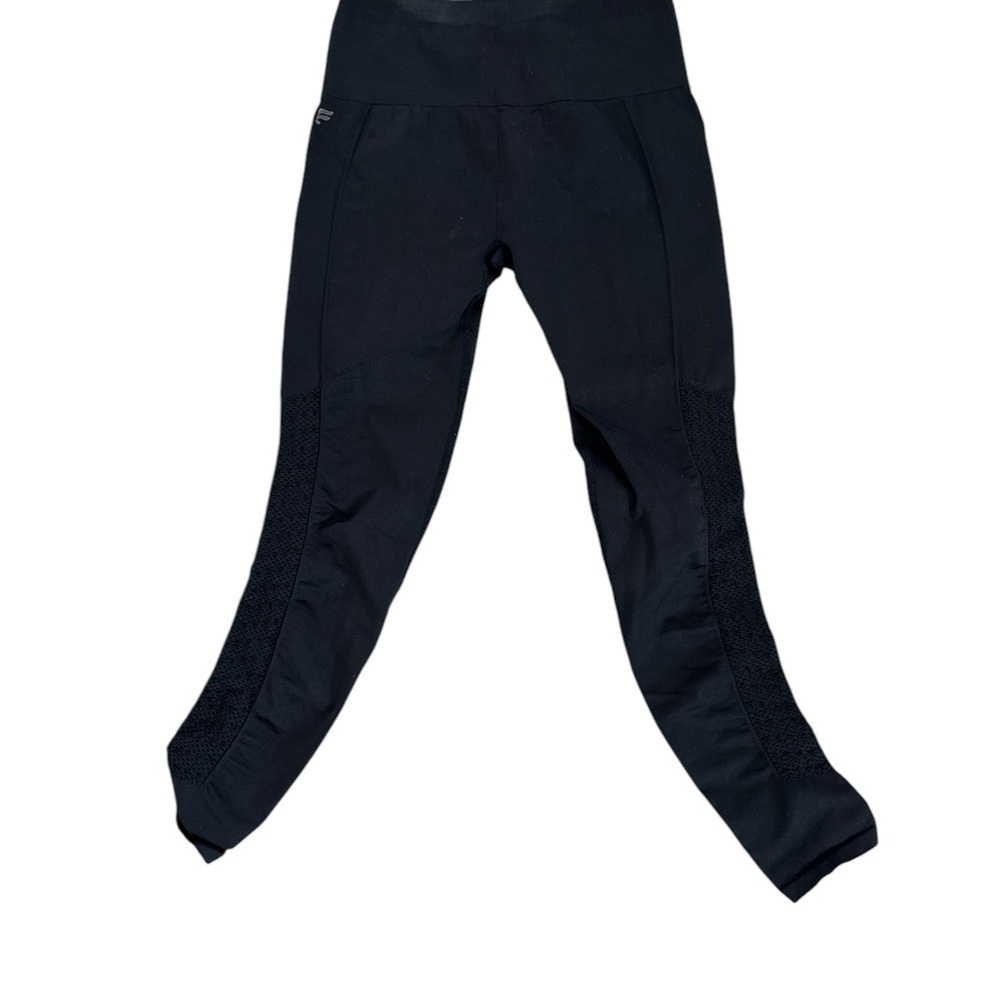 🐶❄️Fabletics Black High Waist Capris